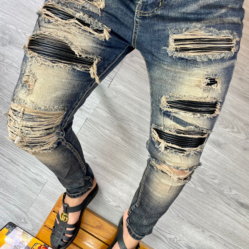 Torn jeans with sturdy border sewn leather pillow, men&#039;s Street boy pants 4 amiri buttons
